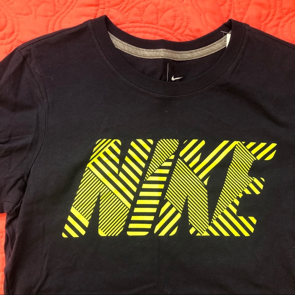 NWT Navy Nike tee